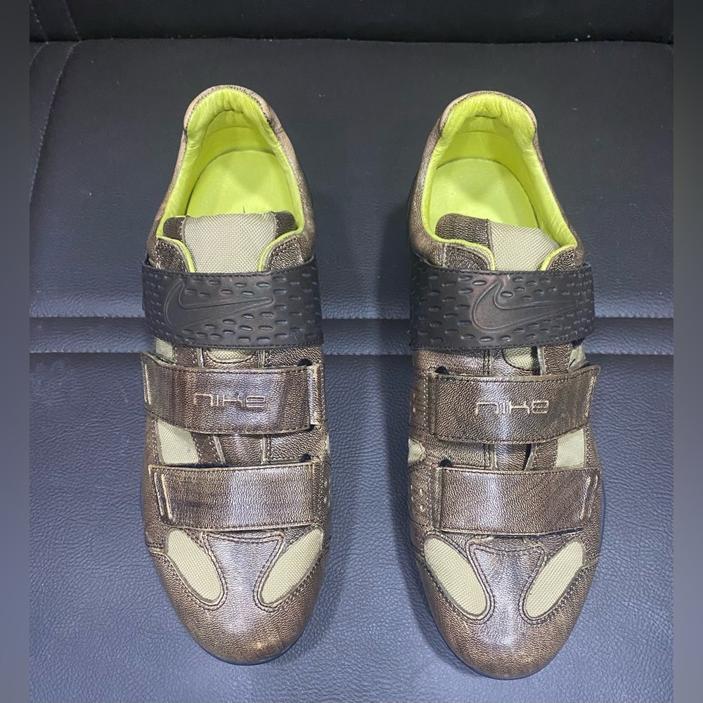 Nike Mens brown triple strap sneakers, size 10 1/2